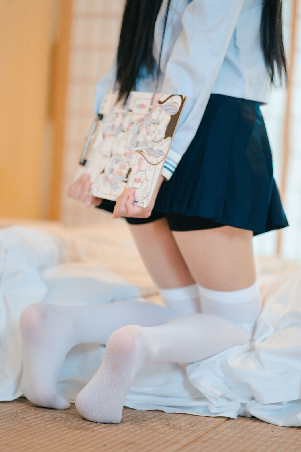 Coser@吃了个迟 – 夏日呓语 Part01 (55P)