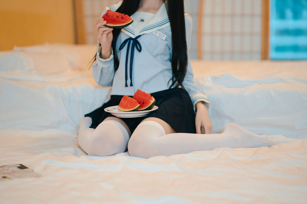 Coser@吃了个迟 – 夏日呓语 Part02 (55P)