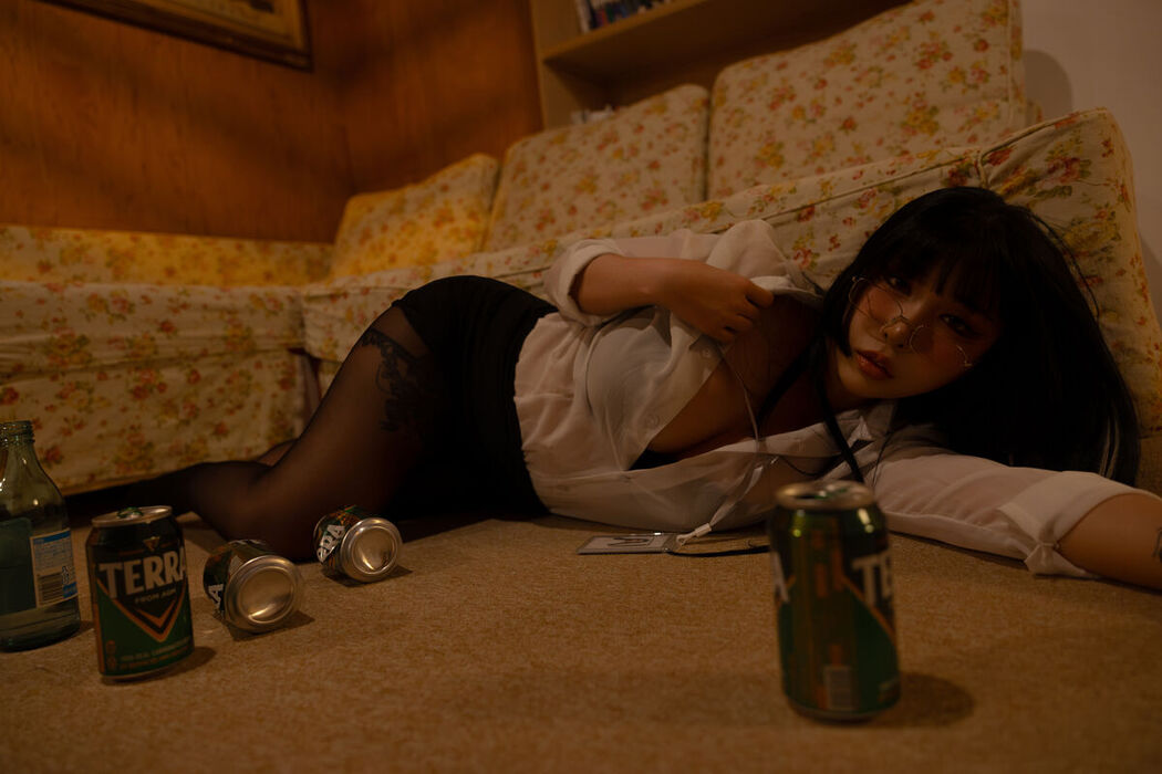 LEEYUIN – Girl Next Door Part01 (52P)