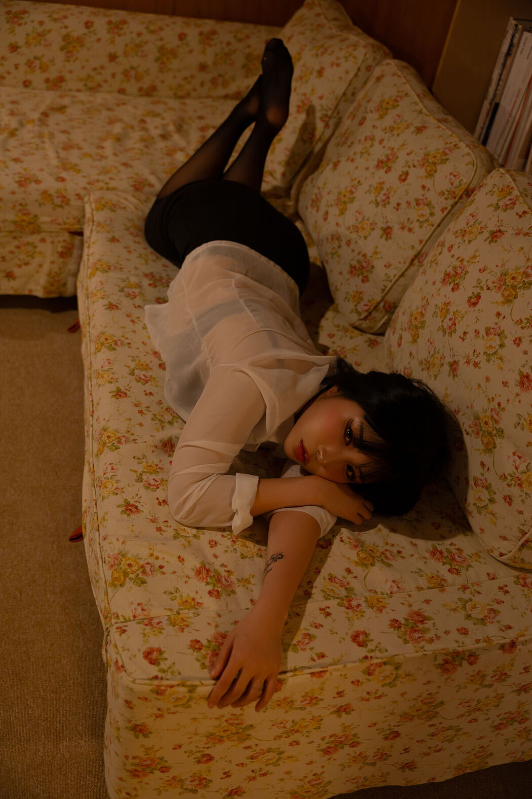 LEEYUIN – Girl Next Door Part01 (52P)