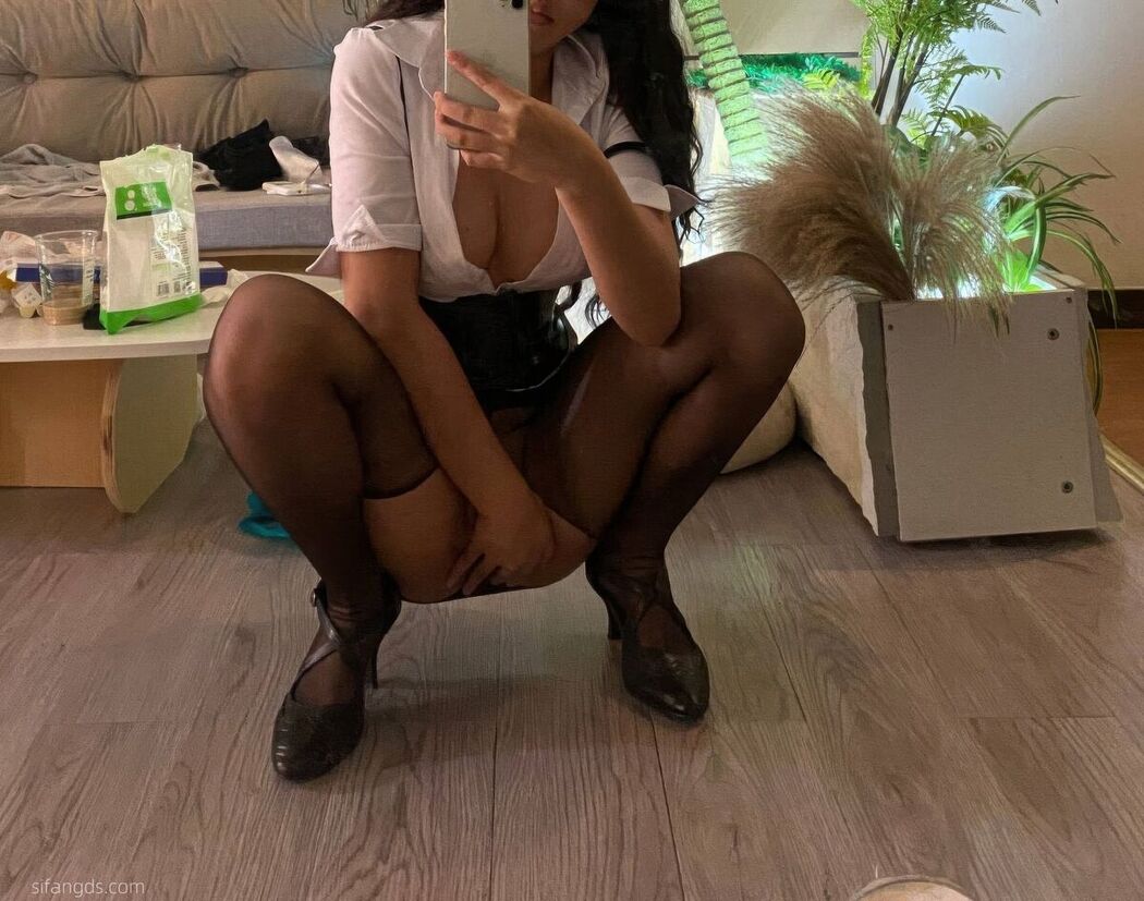 Sha Le Mei Xiao Cang Lao Shi 莎乐美小苍老师 – 网红外围 最新私密群门槛福利 Part08 (60P)