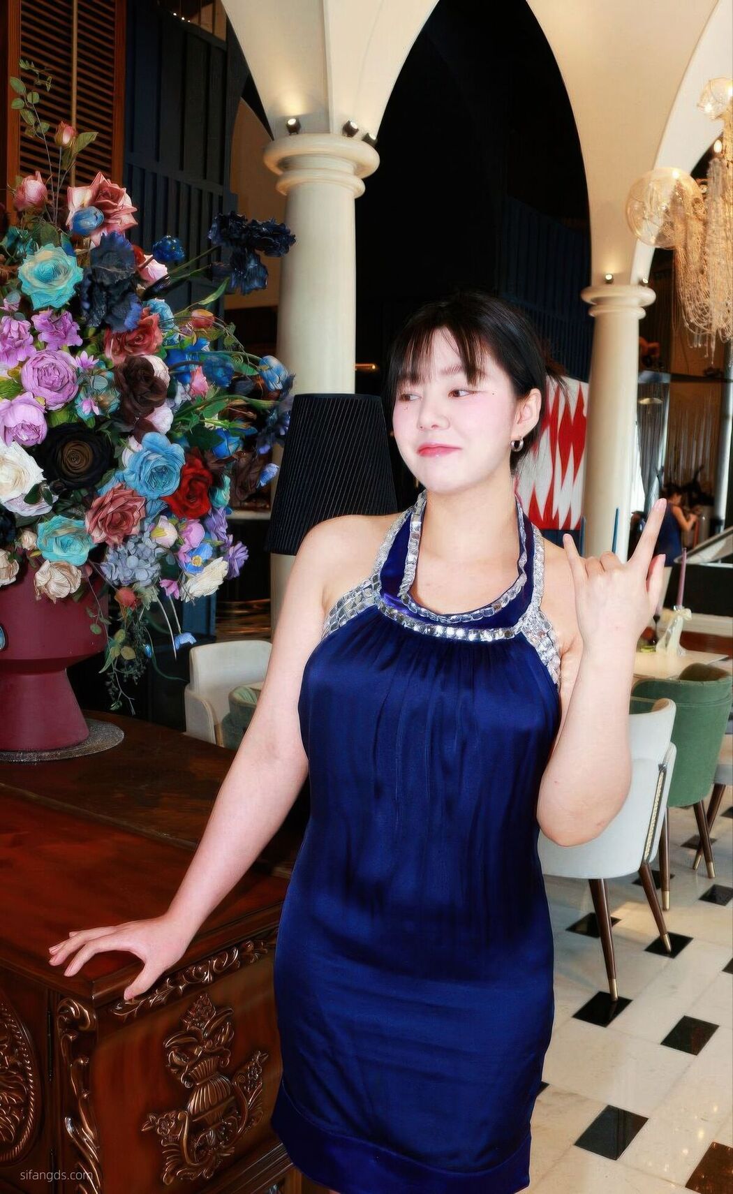 Sha Le Mei Xiao Cang Lao Shi 莎乐美小苍老师 – 网红外围 最新私密群门槛福利 Part08 (60P)