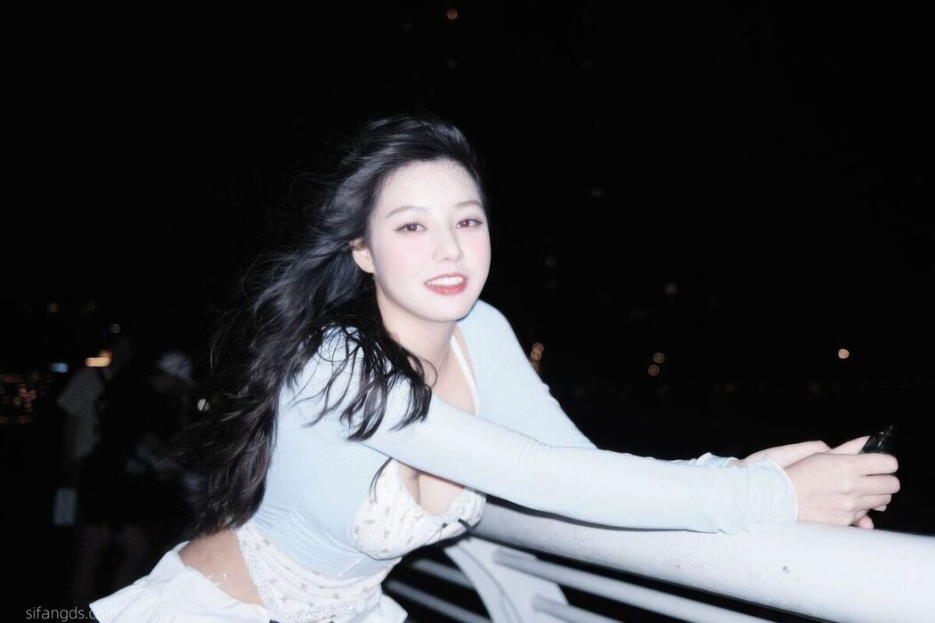 Sha Le Mei Xiao Cang Lao Shi 莎乐美小苍老师 – 网红外围 最新私密群门槛福利 Part08 (60P)