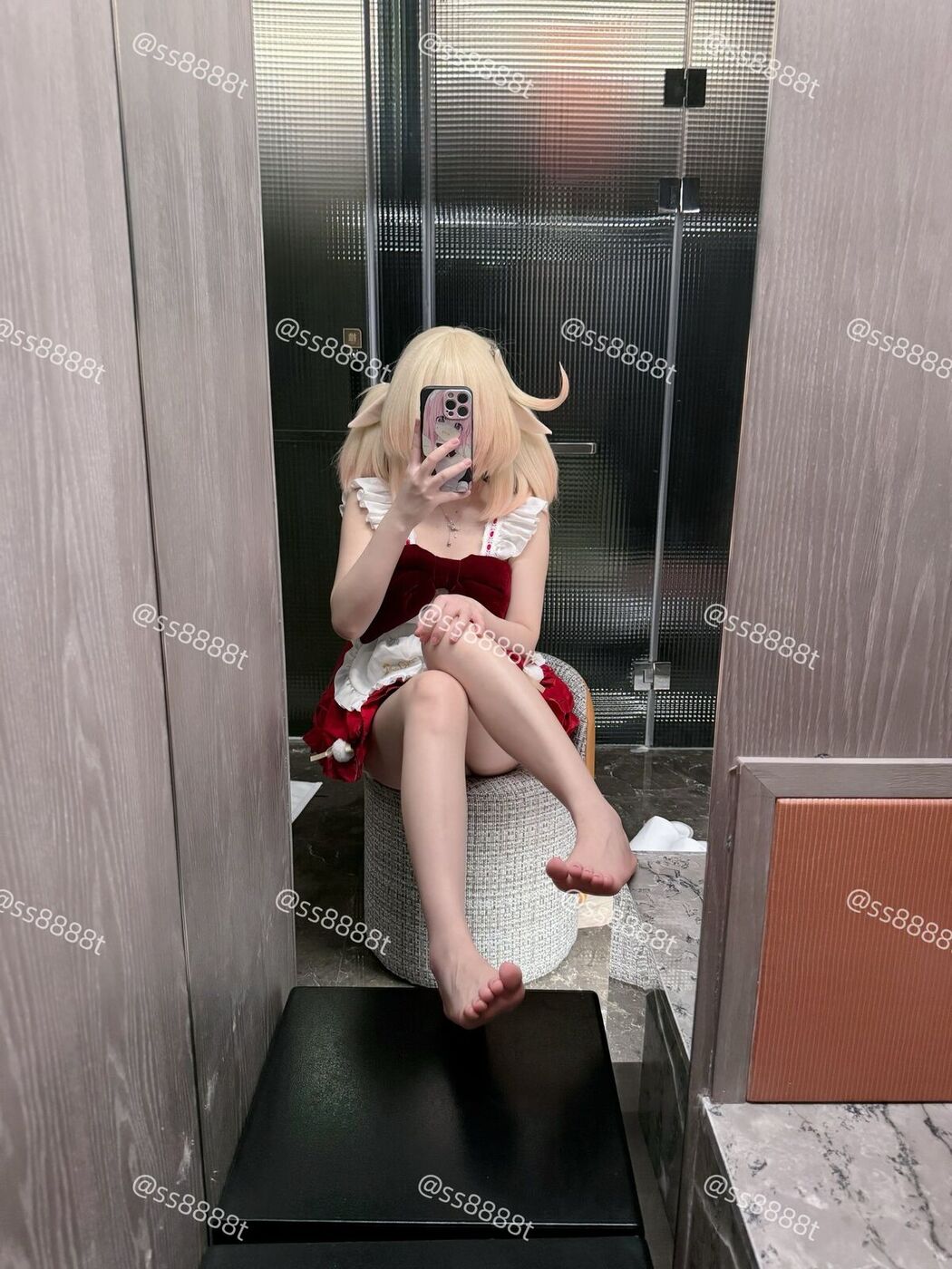 Coser@兔三岁ss8888t &#8211; 高颜小仙女 被怪叔叔骗到酒店无套中出 (65P &#8211; 66V)