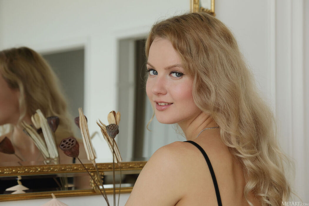 MetArt Luna Art &#8211; Soft And Subtle Part01 (61P)