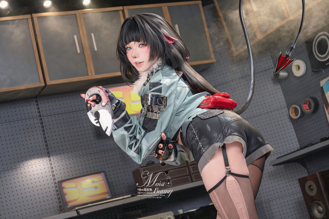 Coser@黏黏团子兔 &#8211; 查无此人-简 杜 Part01 (72P &#8211; 4V)