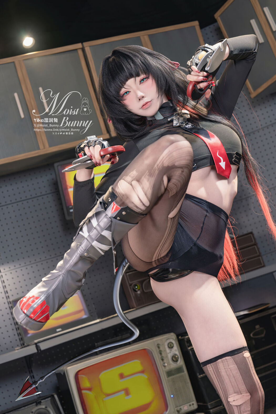 Coser@黏黏团子兔 &#8211; 查无此人-简 杜 Part01 (72P &#8211; 4V)