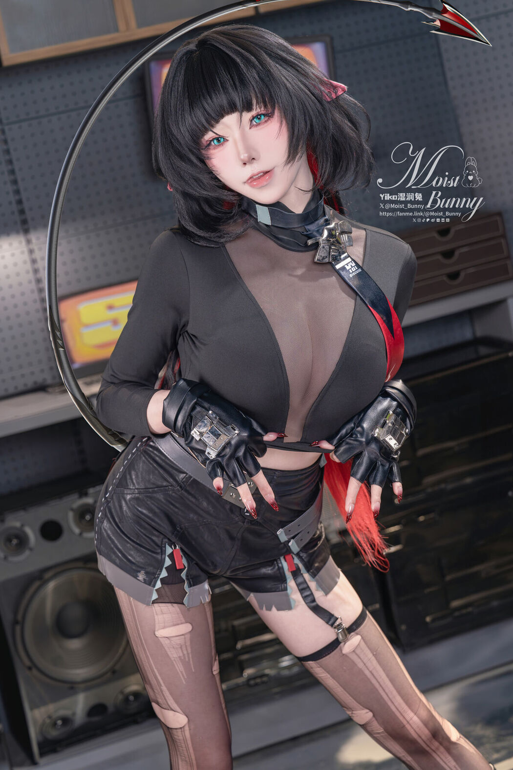 Coser@黏黏团子兔 &#8211; 查无此人-简 杜 Part01 (72P &#8211; 4V)