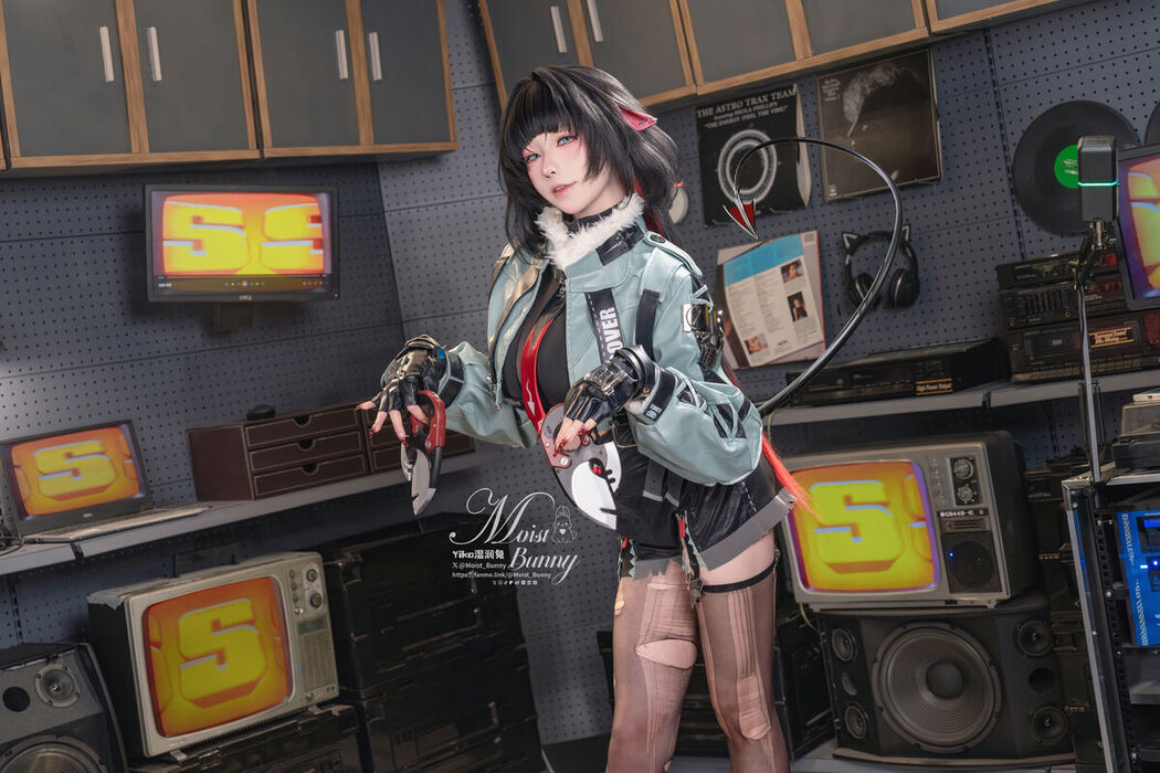 Coser@黏黏团子兔 &#8211; 查无此人-简 杜 Part02 (71P)