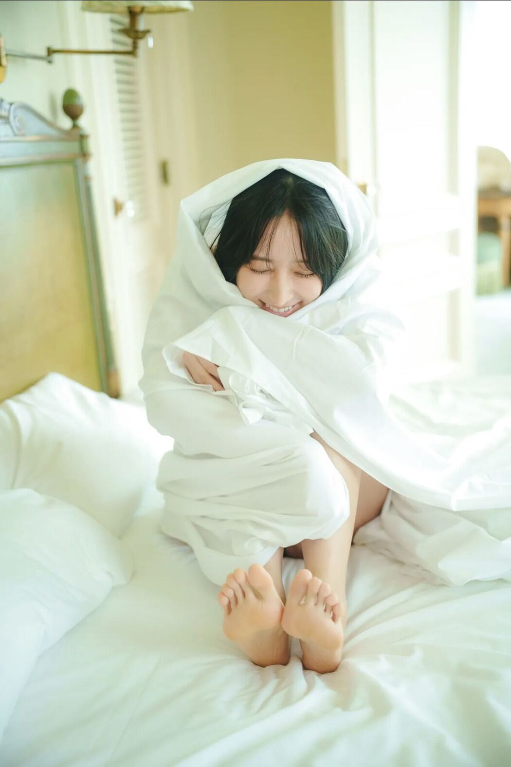 JP Ami Yamazaki 山崎あみ – FRIDAY Monthly Girl 048 完全未発表100カット Part01 (53P – 1V)