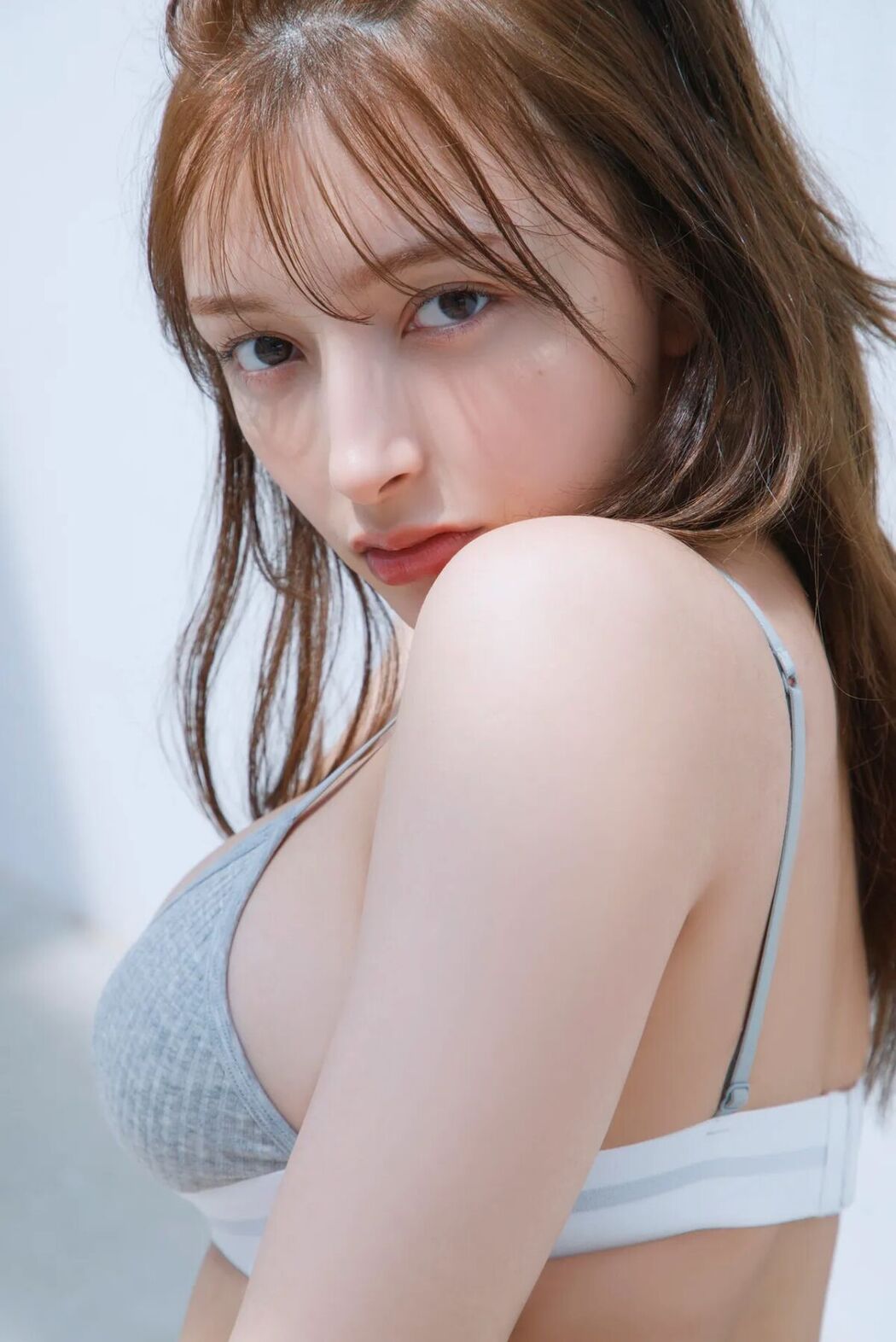 JP Erika And Marina Momose 百瀬まりな – FRIDAY Monthly Girl 049 エリマリ姉妹 完全未発表100カットAndムービー Part02 (54P)