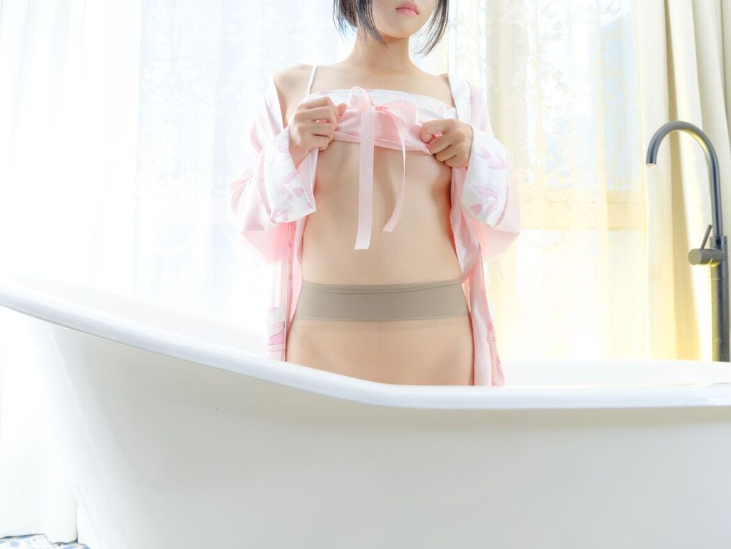 森萝财团写真 Ying Liu 樱流 03E4K Part01 (52P – 1V)