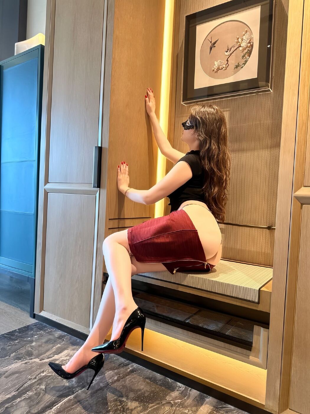 Ke Ke Xi YYY 可可西yyy – 蒙面女侠红色包臀裙 (49P – 3V)