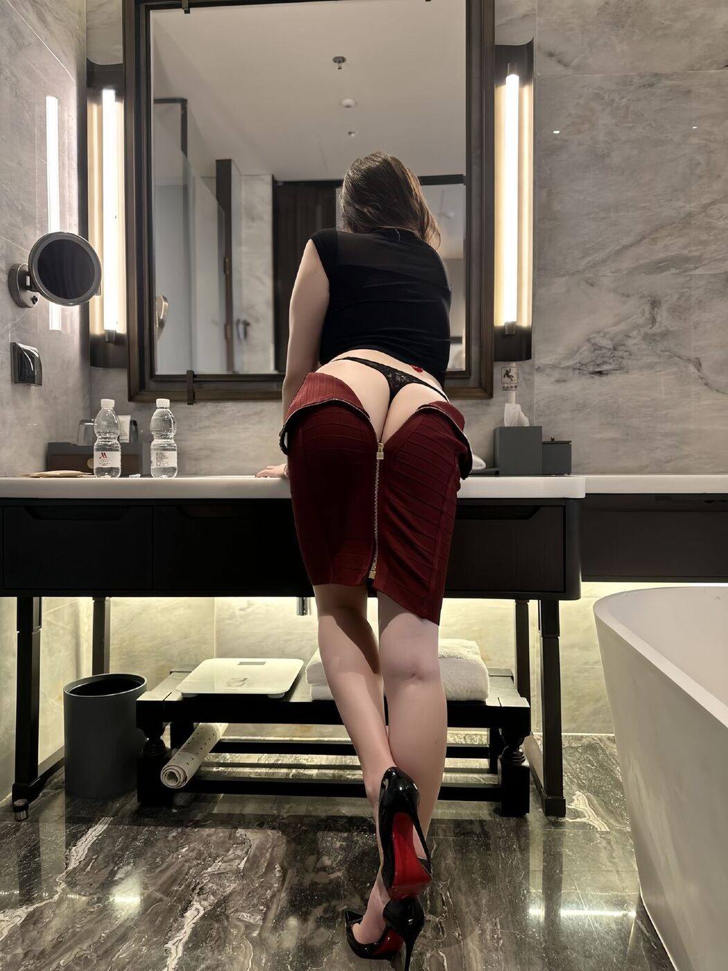 Ke Ke Xi YYY 可可西yyy – 蒙面女侠红色包臀裙 (49P – 3V)