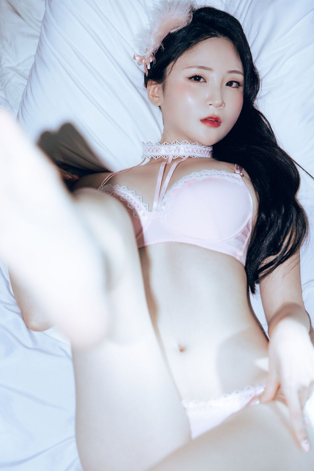 Hanseul &#8211; Black Swan (59P)