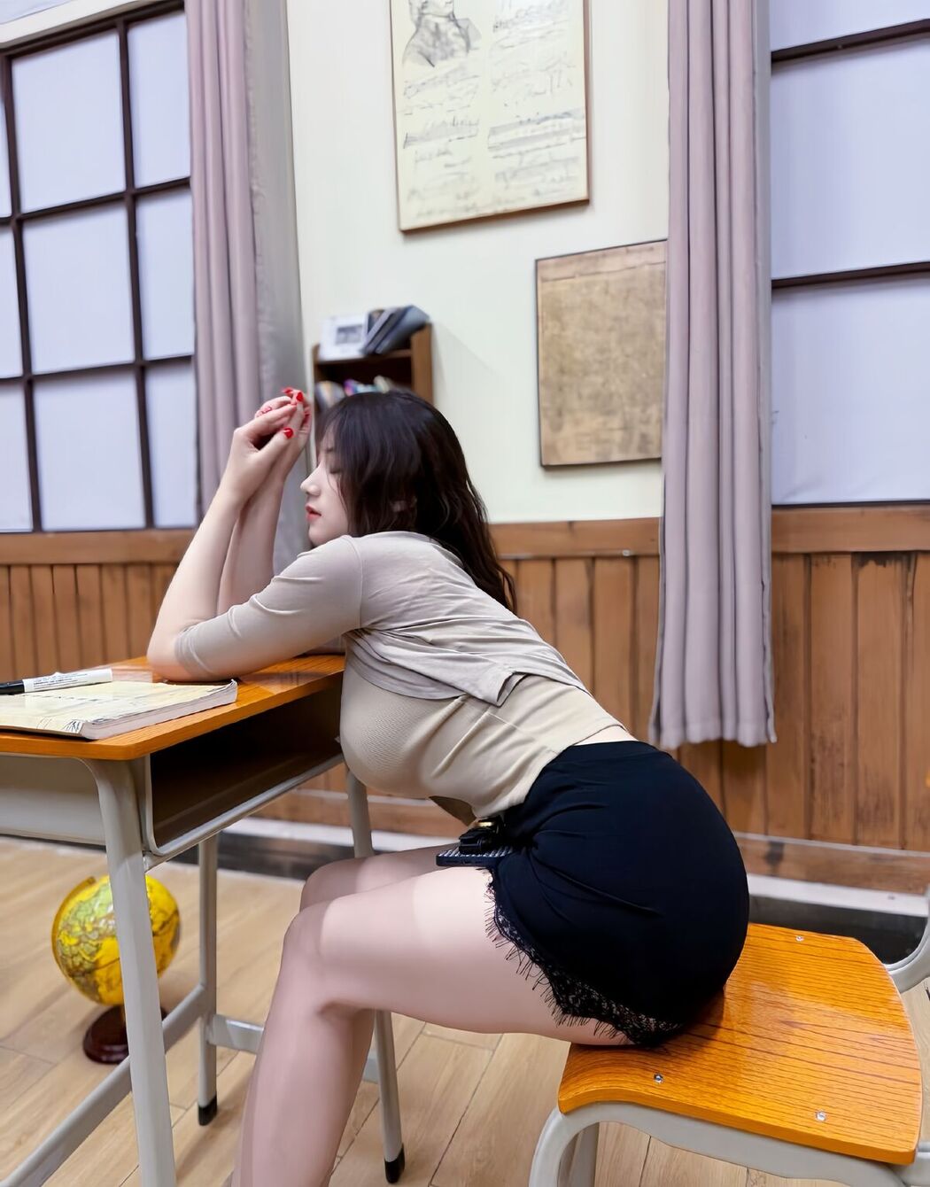 Ke Ke Xi YYY 可可西yyy &#8211; 私人教师 (34P &#8211; 3V)