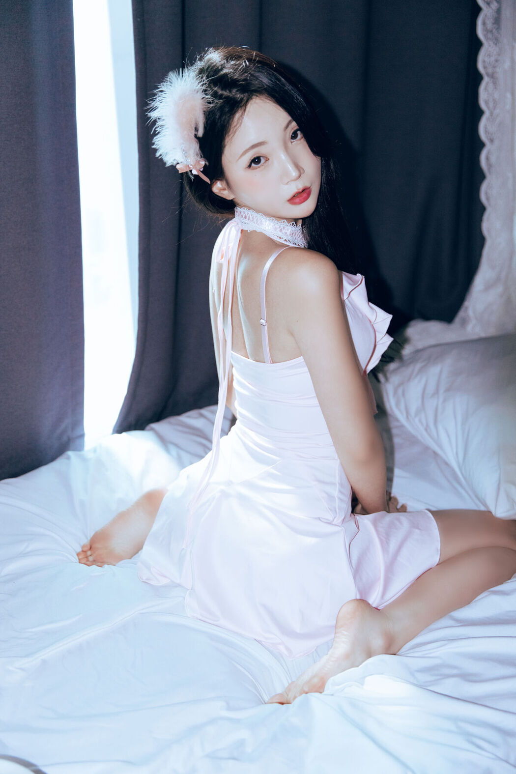 Hanseul &#8211; Black Swan (59P)