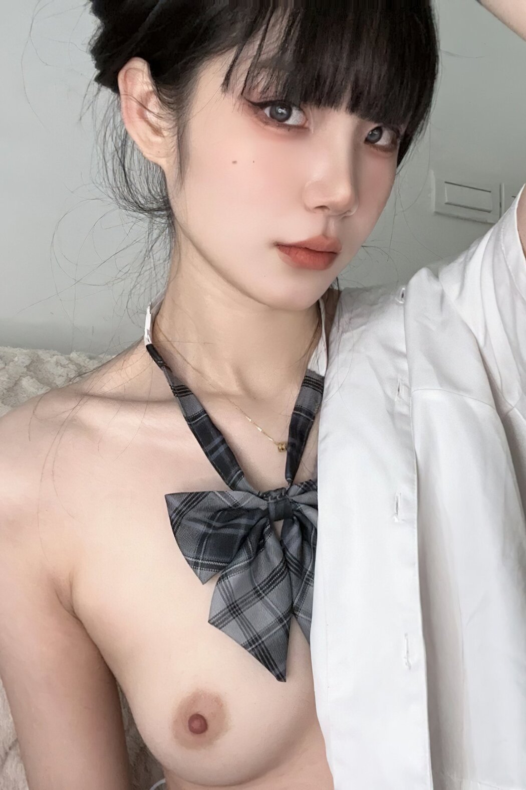 Xiao Gua Lu 小瓜陆 – 19岁极品花季美少女 露脸私拍 S Part01 (57P – 49V) Cover Photo