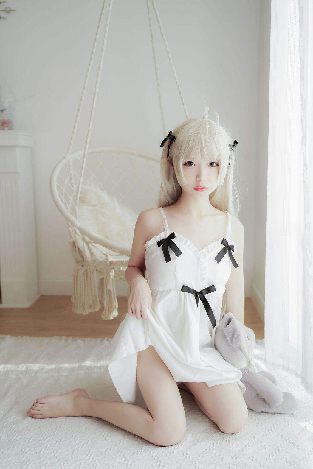 Coser@十万珍吱伏特 – 穹妹白裙 (24P)