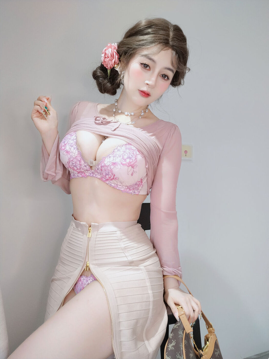 Coser@白银81 – Fantia 2024年12月 Part01 (50P – 5V)