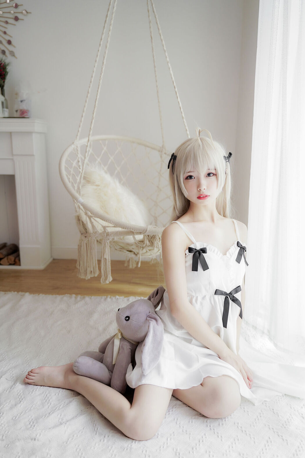 Coser@十万珍吱伏特 – 穹妹白裙 (24P)
