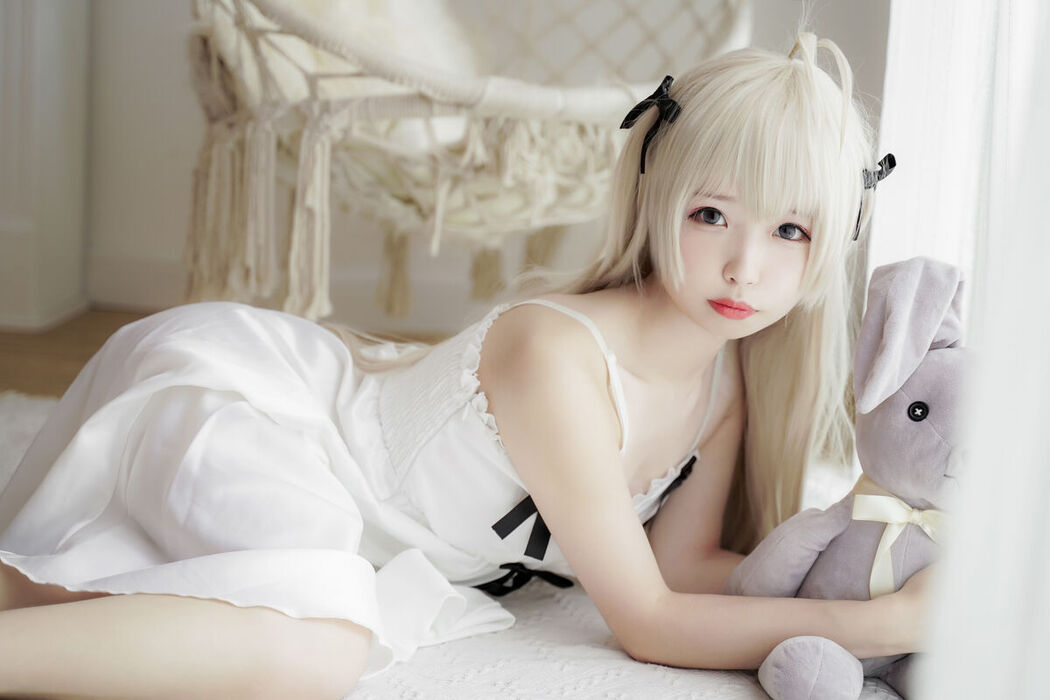 Coser@十万珍吱伏特 – 穹妹白裙 (24P)