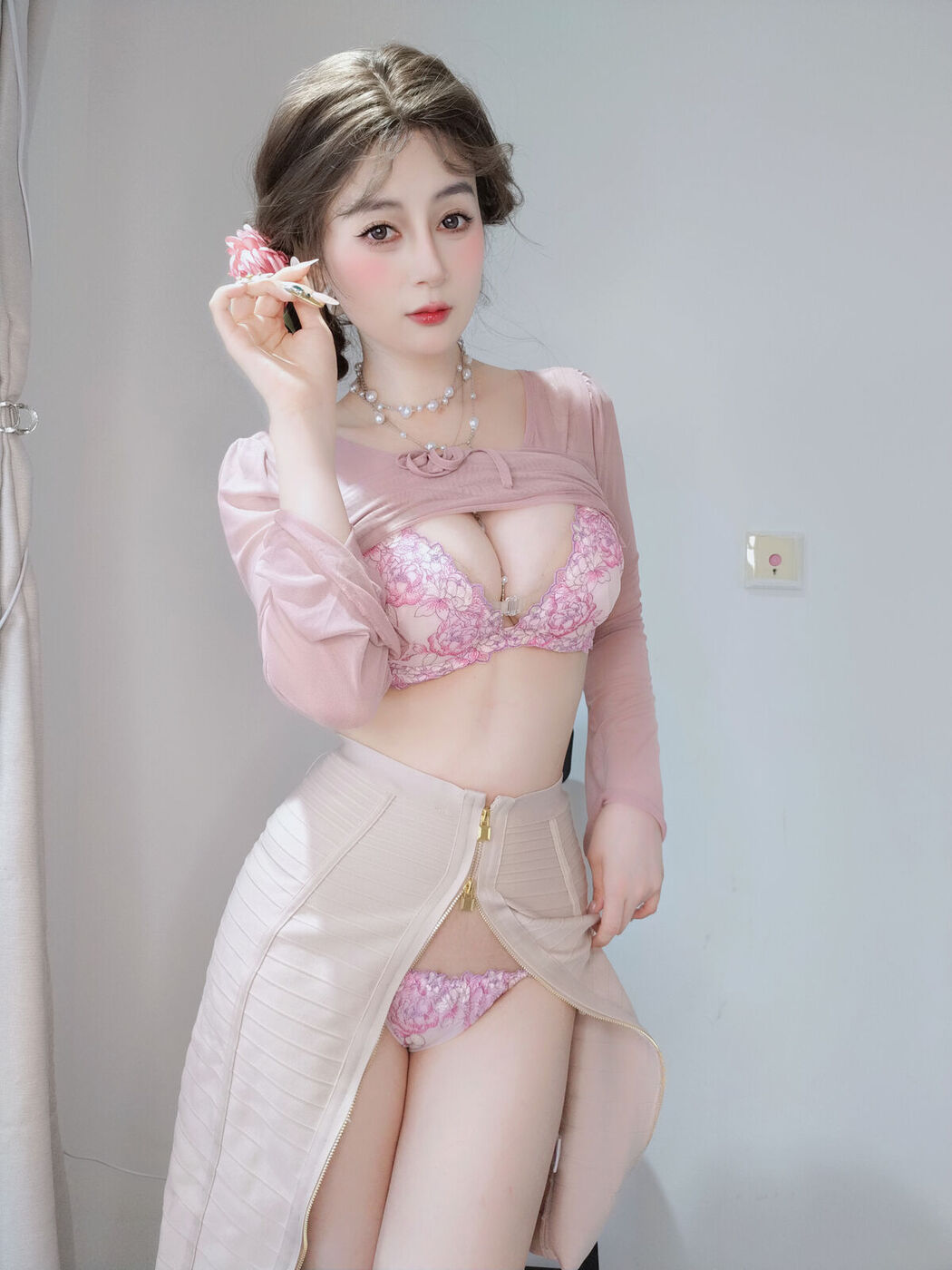 Coser@白银81 – Fantia 2024年12月 Part01 (50P – 5V)