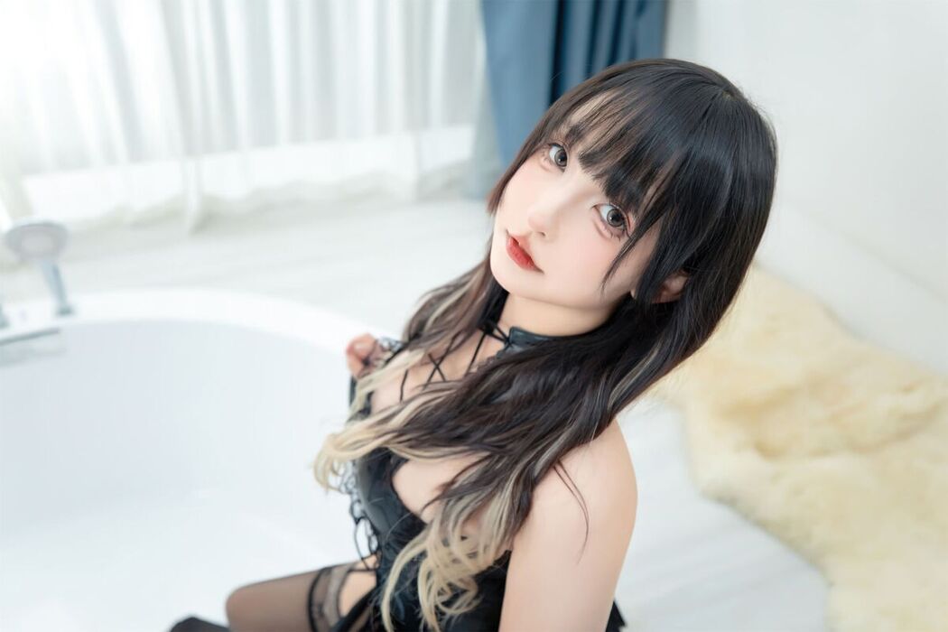 Coser@神楽坂真冬 – 绝命吊带 (76P – 2V)