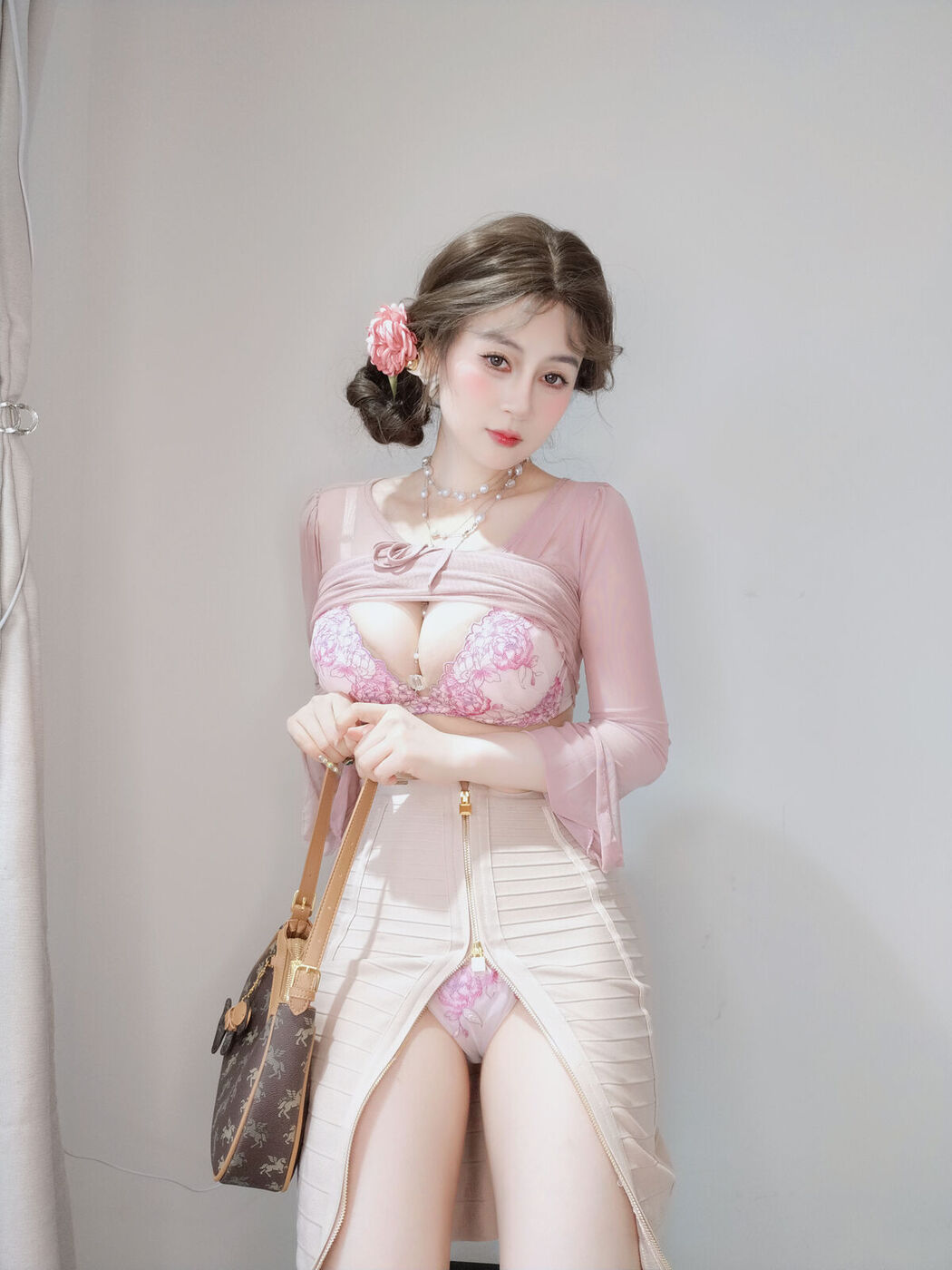 Coser@白银81 – Fantia 2024年12月 Part01 (50P – 5V)