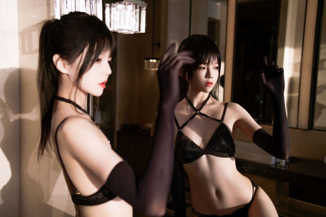 Coser@桜桃喵 – 黑金 (51P – 2V)