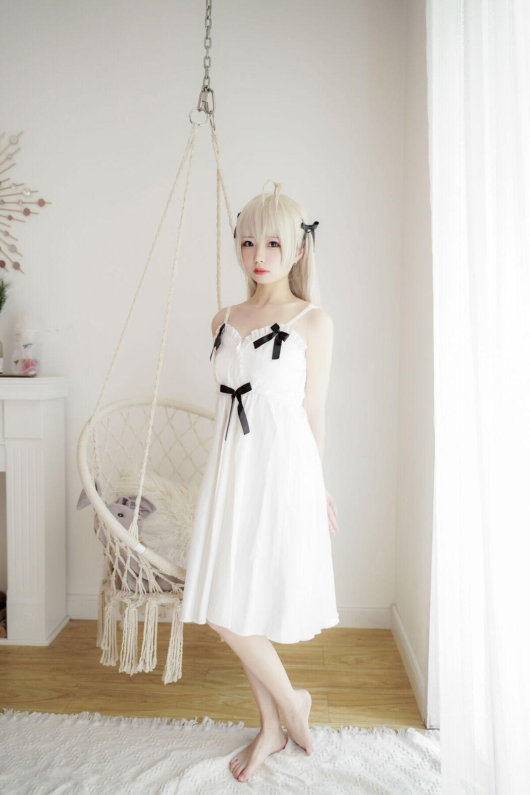 Coser@十万珍吱伏特 – 穹妹白裙 (24P)