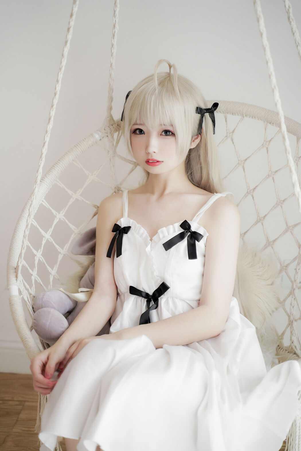 Coser@十万珍吱伏特 – 穹妹白裙 (24P)