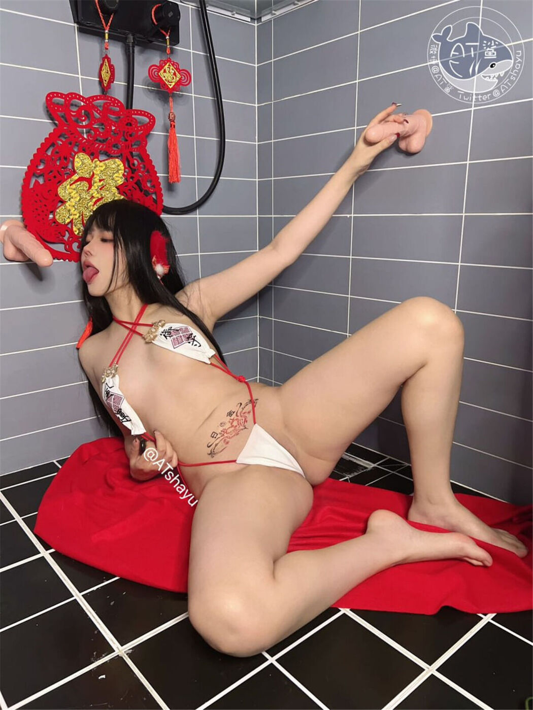 Coser@AT鲨 – 淫乱の新年夜 Part02 (67P)