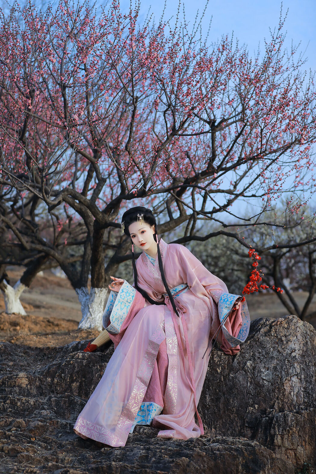 YiTuYu艺图语 Vol.8532 Fen Xiang Xiao Ye (23P)