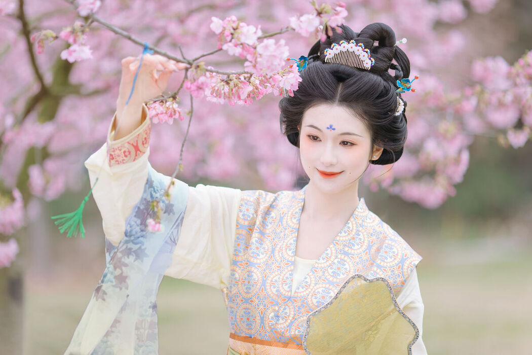 YiTuYu艺图语 Vol.8528 Ke Ke K (21P)