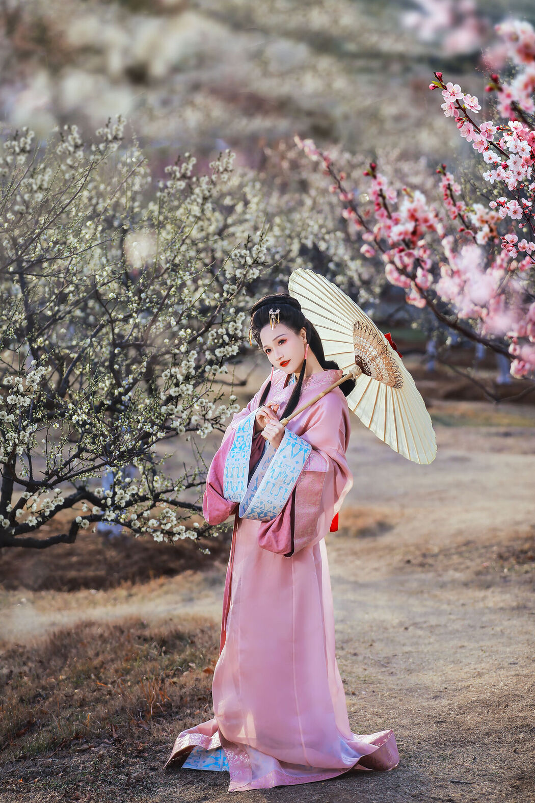 YiTuYu艺图语 Vol.8532 Fen Xiang Xiao Ye (23P)