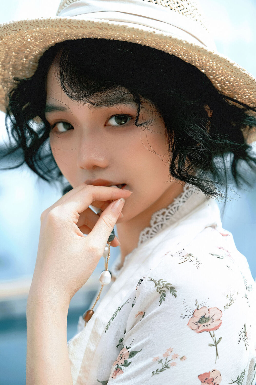 YiTuYu艺图语 Vol.8537 Ling Ke Shawbrin (34P)