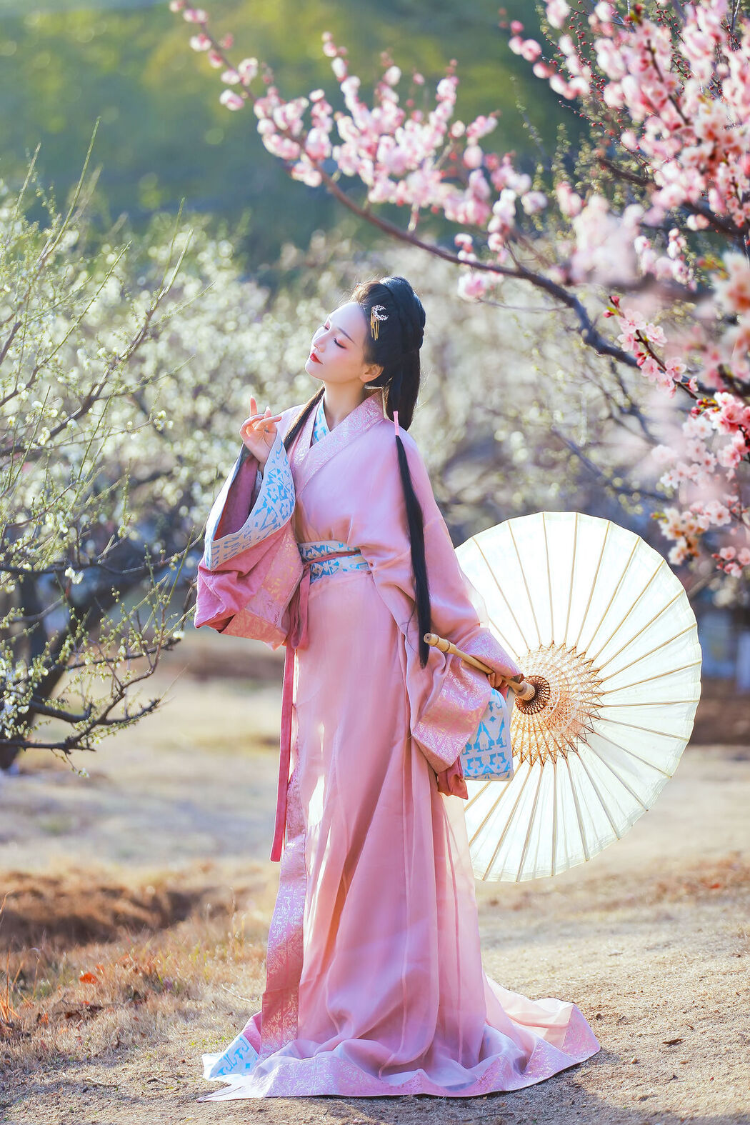 YiTuYu艺图语 Vol.8532 Fen Xiang Xiao Ye (23P)