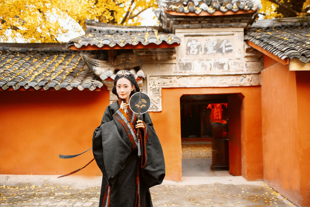 YiTuYu艺图语 Vol.8525 Tao Zi (49P)