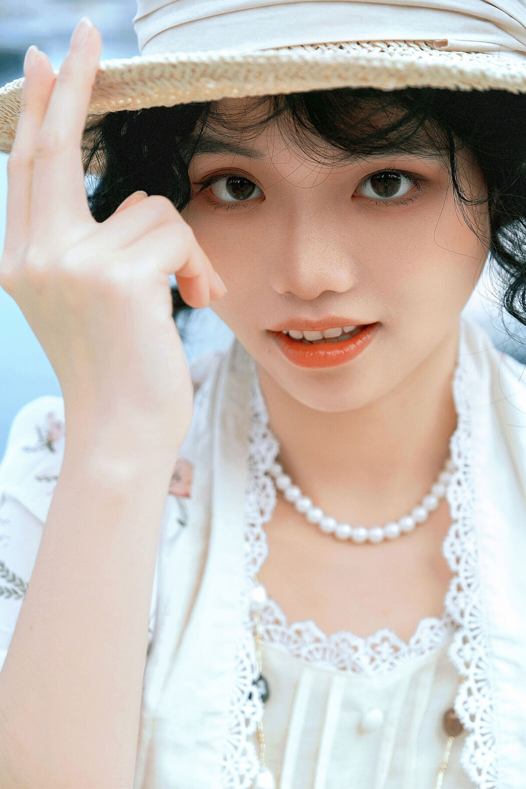 YiTuYu艺图语 Vol.8537 Ling Ke Shawbrin (34P)