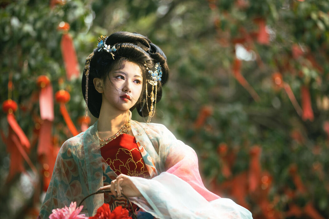 YiTuYu艺图语 Vol.8538 Suan La Tang Er (33P)