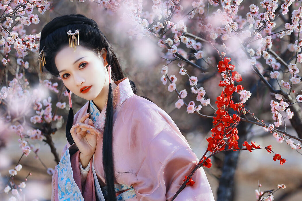 YiTuYu艺图语 Vol.8532 Fen Xiang Xiao Ye (23P)