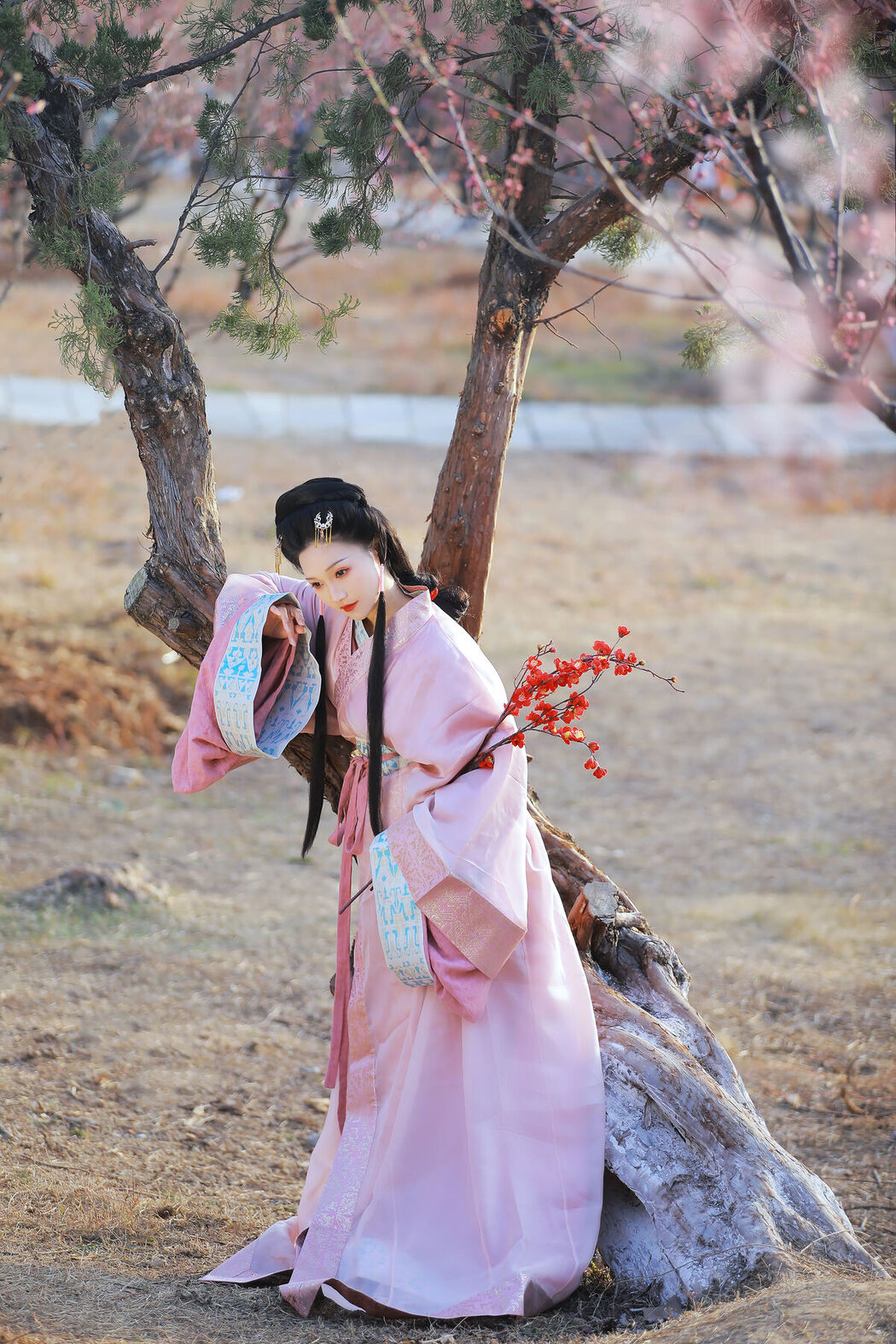 YiTuYu艺图语 Vol.8532 Fen Xiang Xiao Ye (23P)