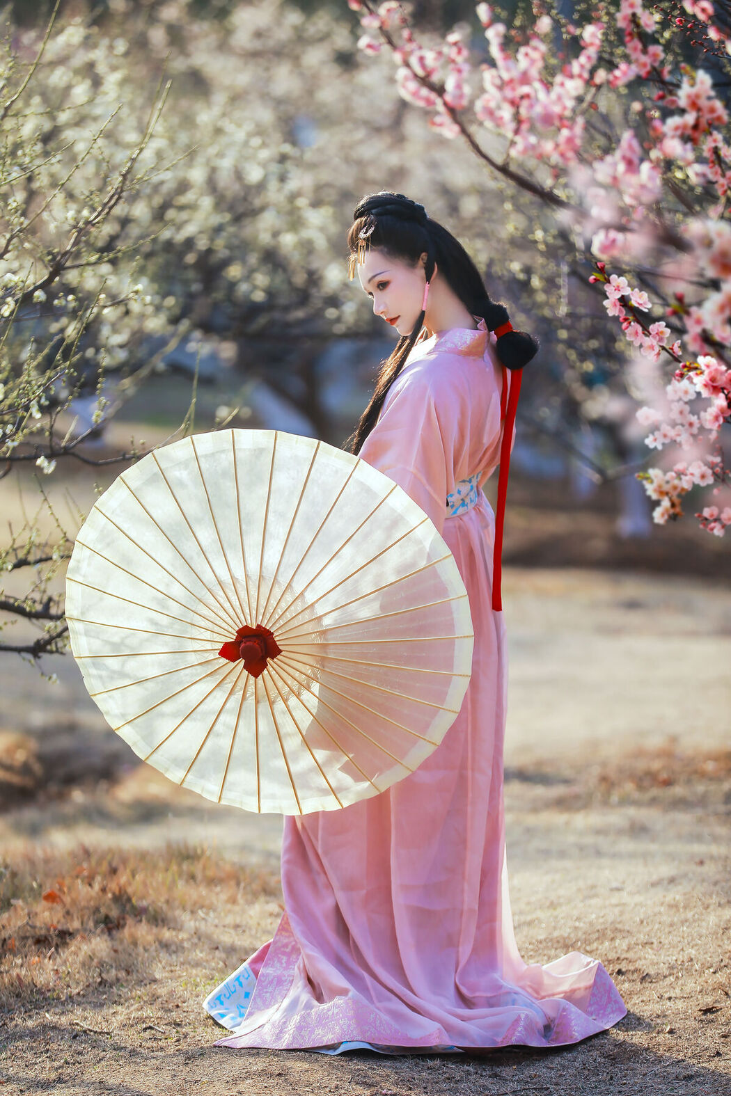 YiTuYu艺图语 Vol.8532 Fen Xiang Xiao Ye (23P)