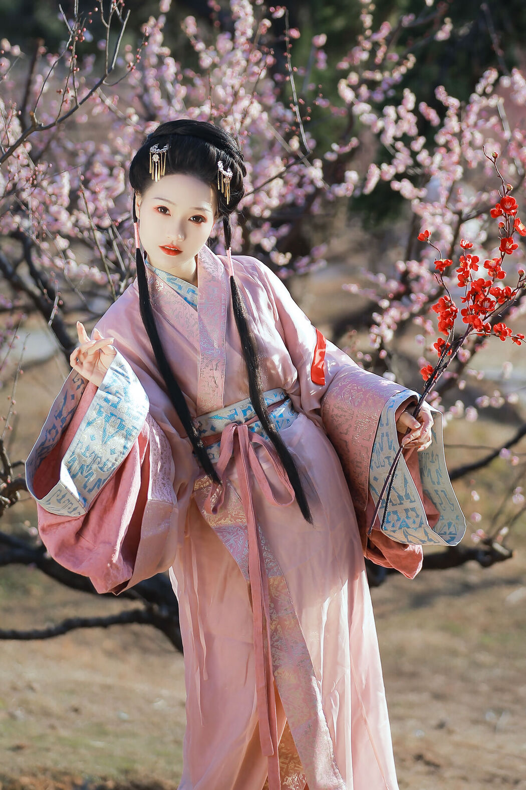 YiTuYu艺图语 Vol.8532 Fen Xiang Xiao Ye (23P)