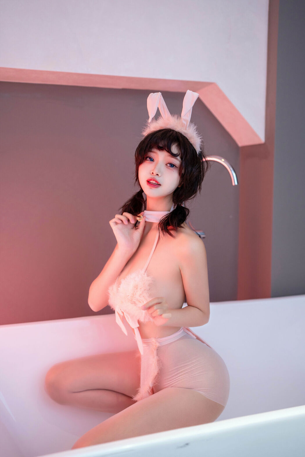 XiuRen秀人网 Uncensored Qiao Qiao 巧巧 – R18 秀人网模特 粉红色的小兔子 (91P)