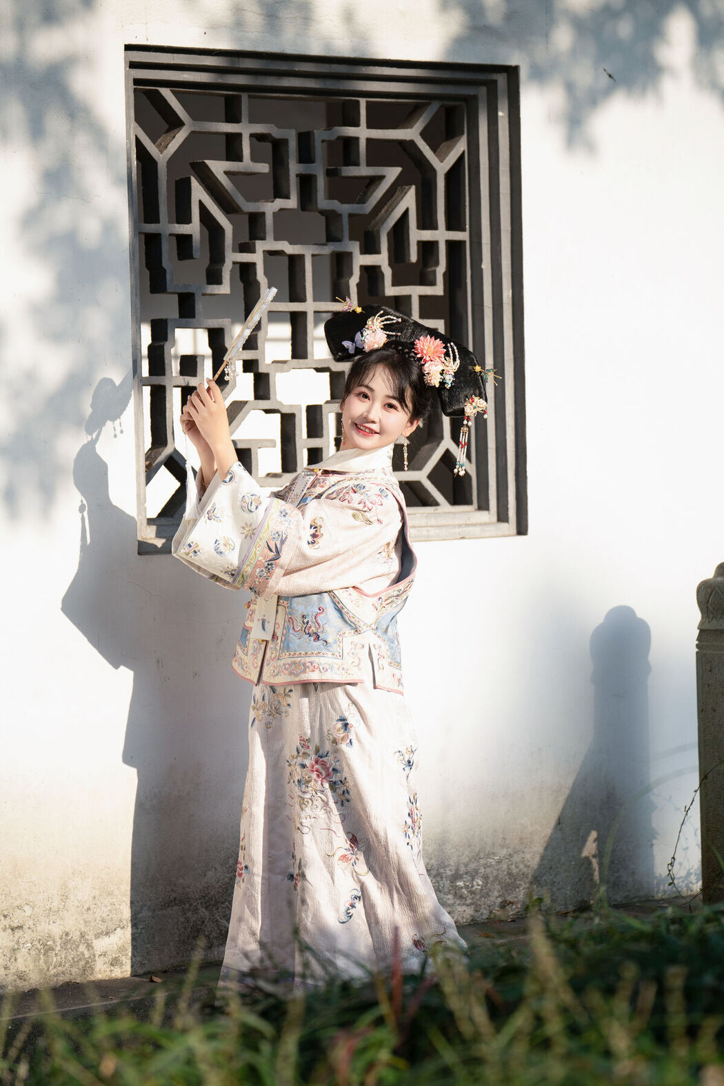 YiTuYu艺图语 Vol.8552 Jiao Yi Zhi Sui Sui (48P)