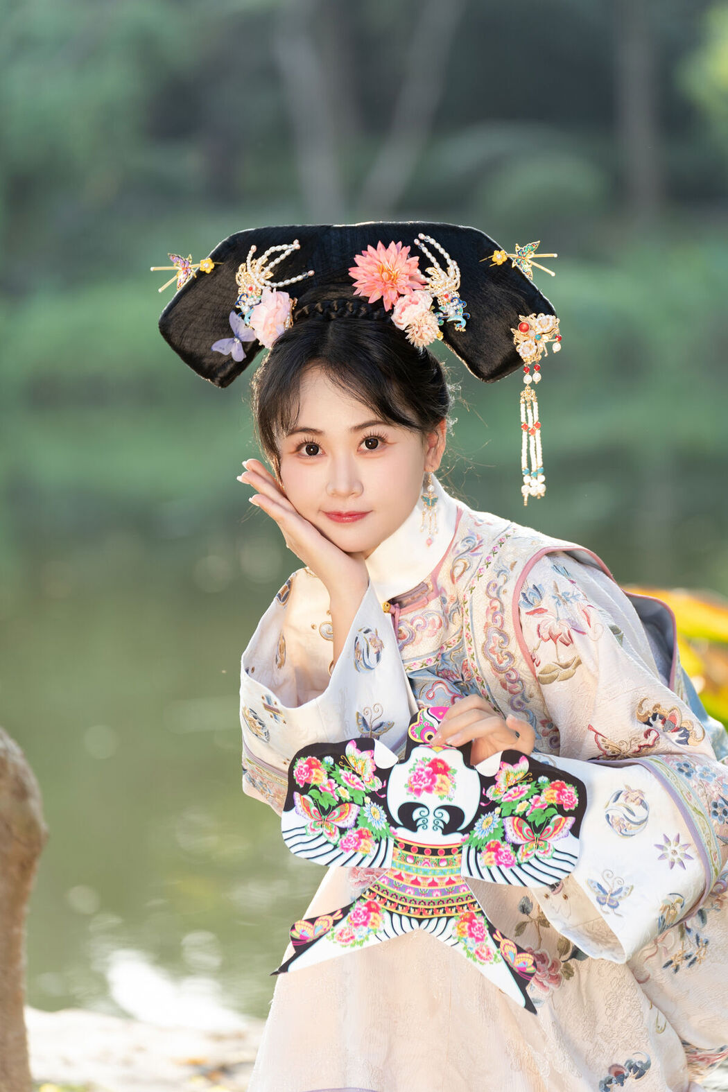 YiTuYu艺图语 Vol.8552 Jiao Yi Zhi Sui Sui (48P)