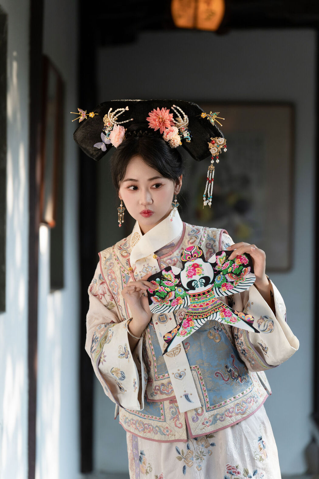 YiTuYu艺图语 Vol.8552 Jiao Yi Zhi Sui Sui (48P)