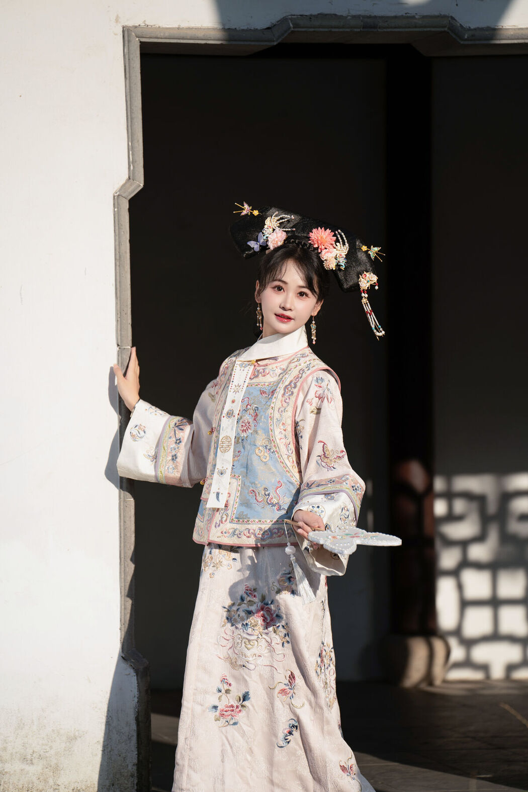 YiTuYu艺图语 Vol.8552 Jiao Yi Zhi Sui Sui (48P)